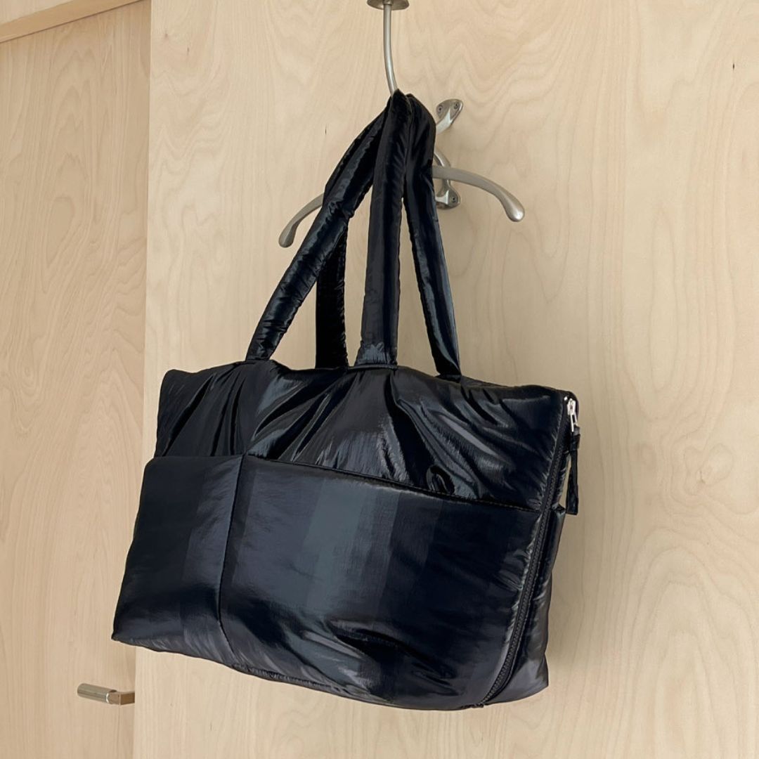 【予約】wide bag - glossy black [APERTY]
